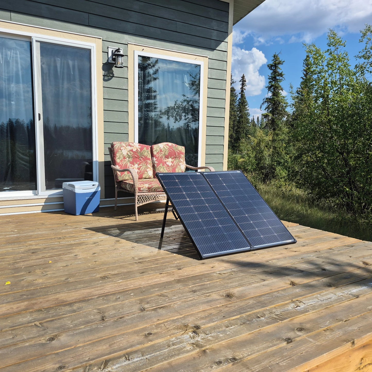200 Watt Folding Solar Panel Kit w/ MPPT