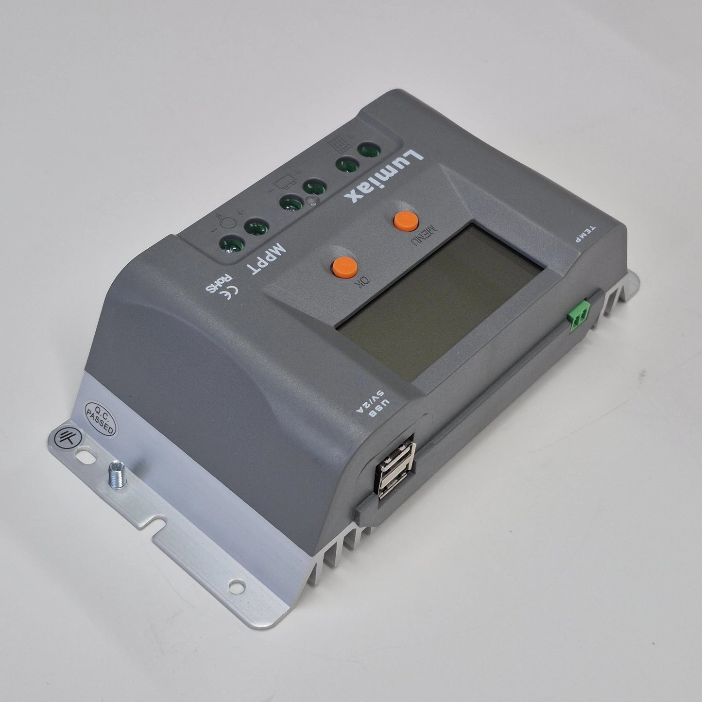Lumiax 15A solar regulator on a white background