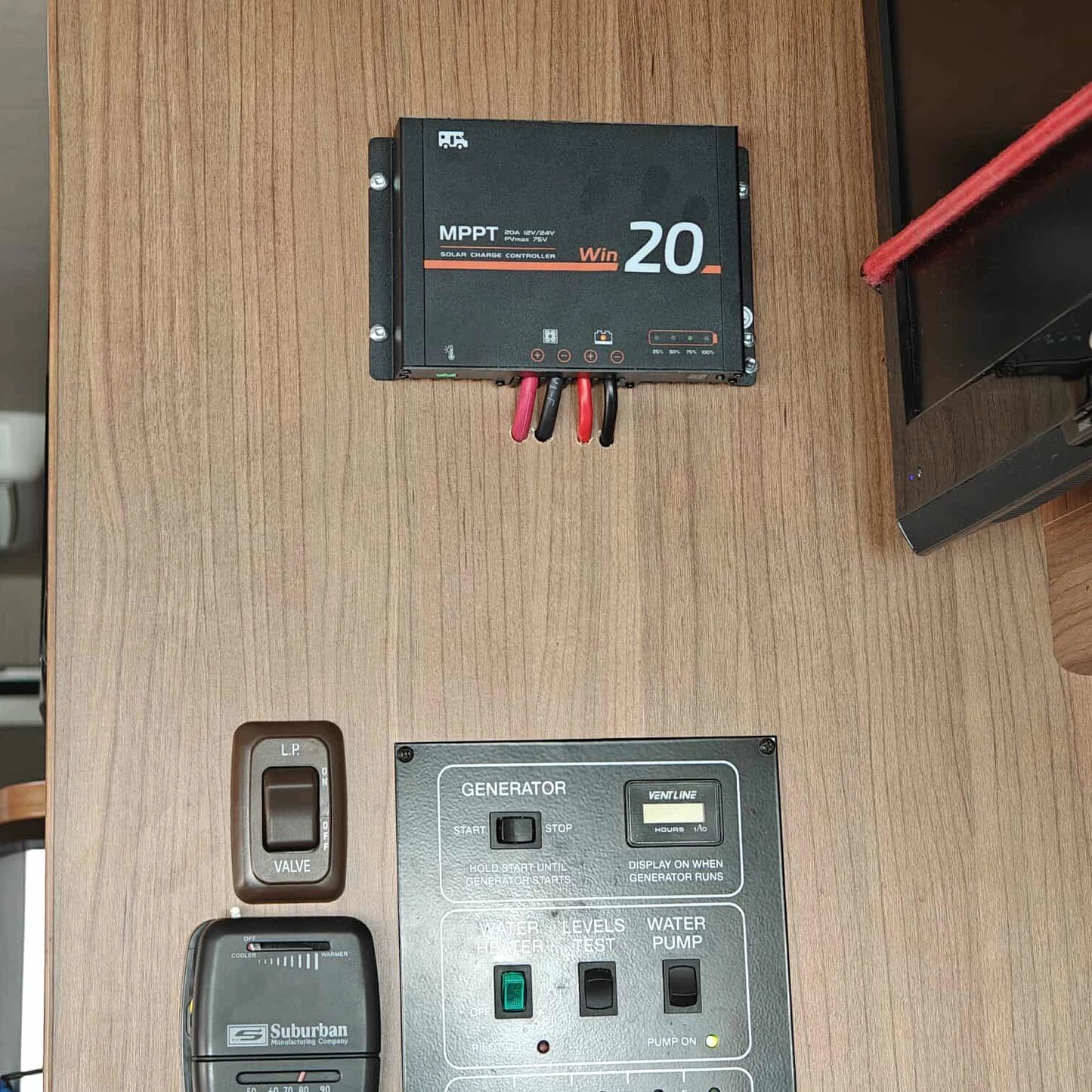 Win2075-k 20 Amp MPPT Solar Charge Controller w/ Bluetooth