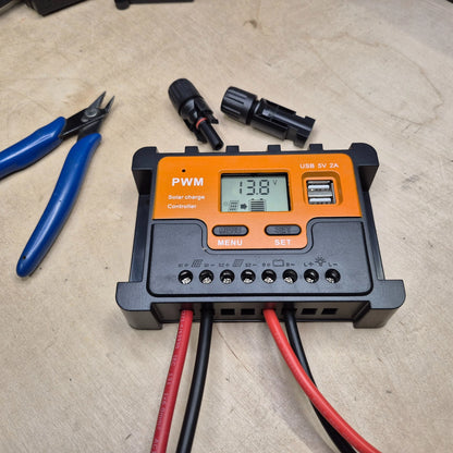 Smart Dual-Input PWM Solar Charge Controller (12V / 24V)