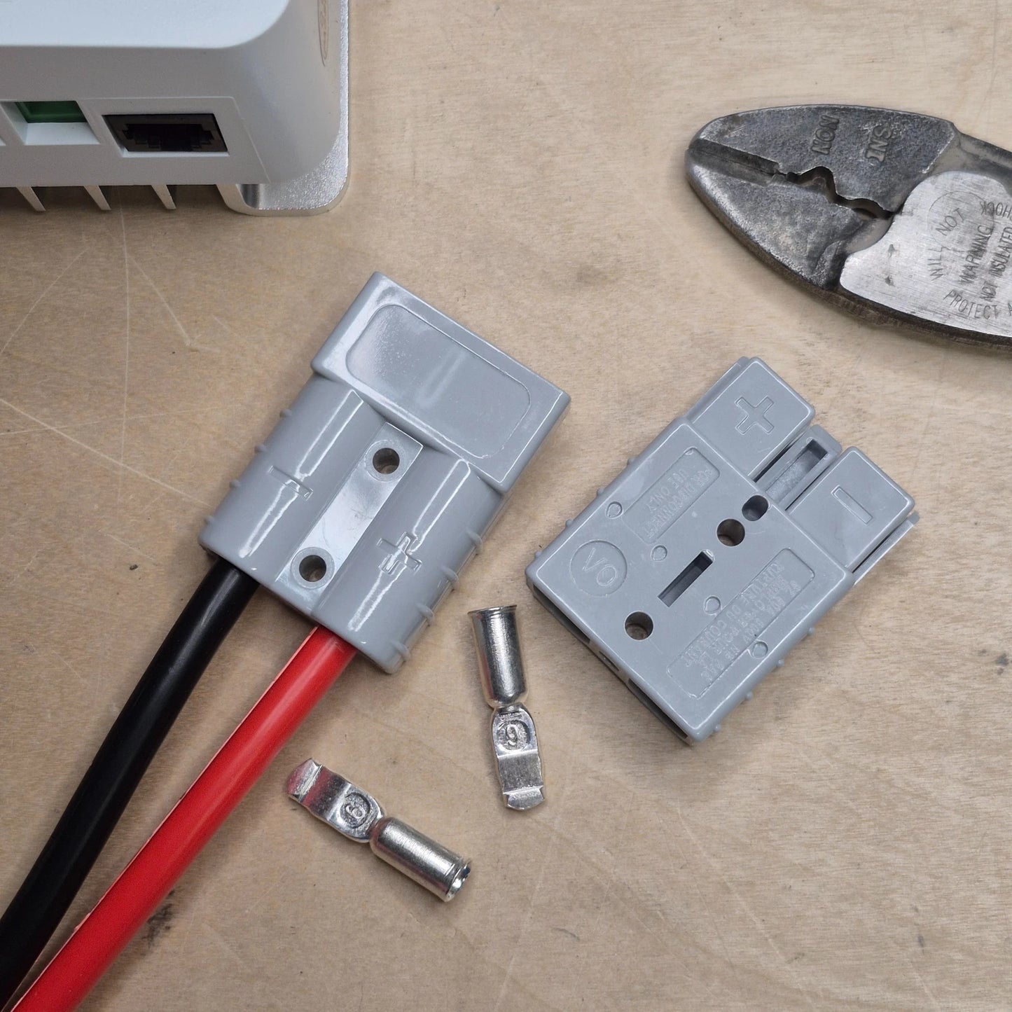 SB50 gray 50A power connector housing with 6awg pins