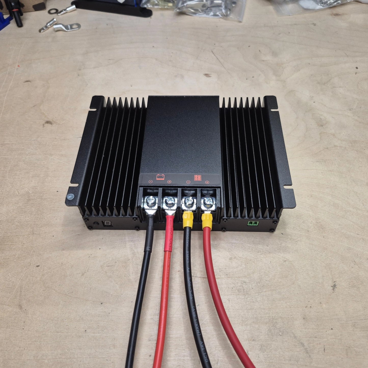 Win-K Series MPPT Solar Charge Controller w/ Bluetooth