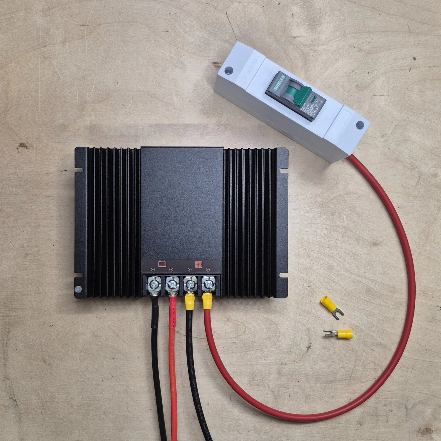 Win-K Series MPPT Solar Charge Controller w/ Bluetooth