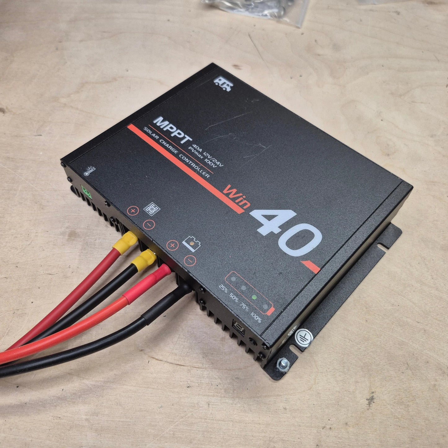 Win-K Series MPPT Solar Charge Controller w/ Bluetooth